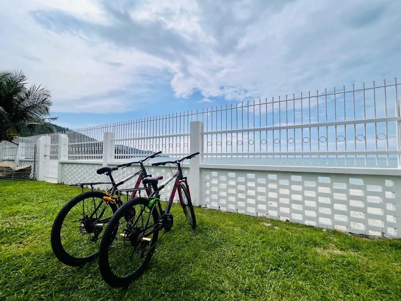 Seaview Mini Chalet By Stayco - Direct Beach Access Tanjung Bungah  0*, Tanjung Bungah (Penang) Malaysia