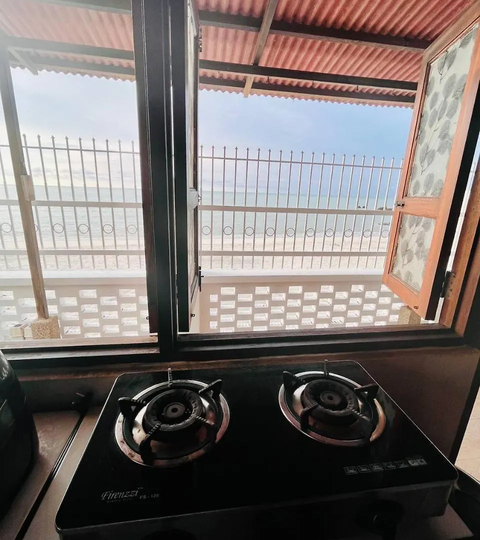 Seaview Mini Chalet By Stayco - Direct Beach Access Tanjung Bungah  Tanjung Bungah (Penang)
