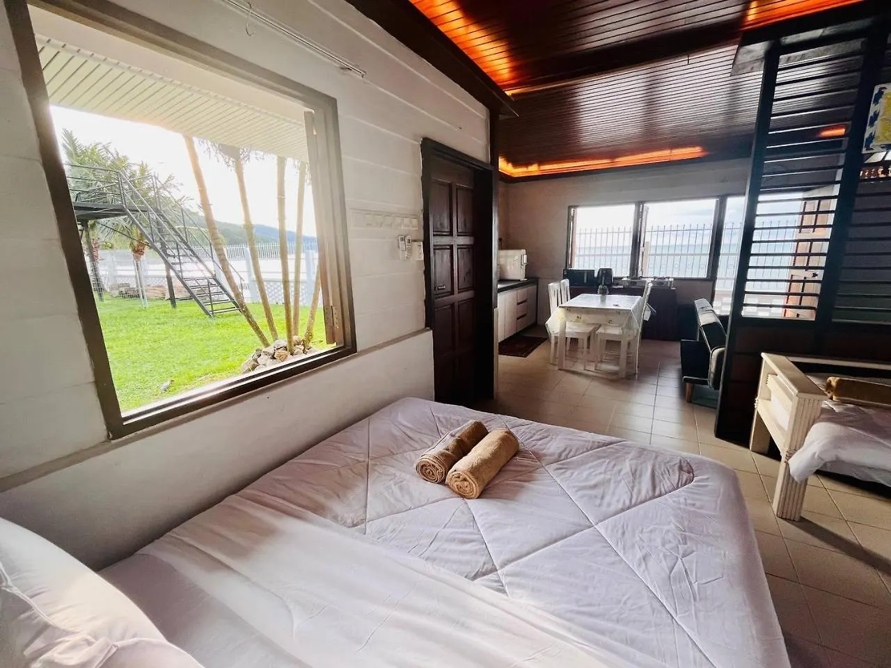Seaview Mini Chalet By Stayco - Direct Beach Access Tandzsung Bungah 0*,