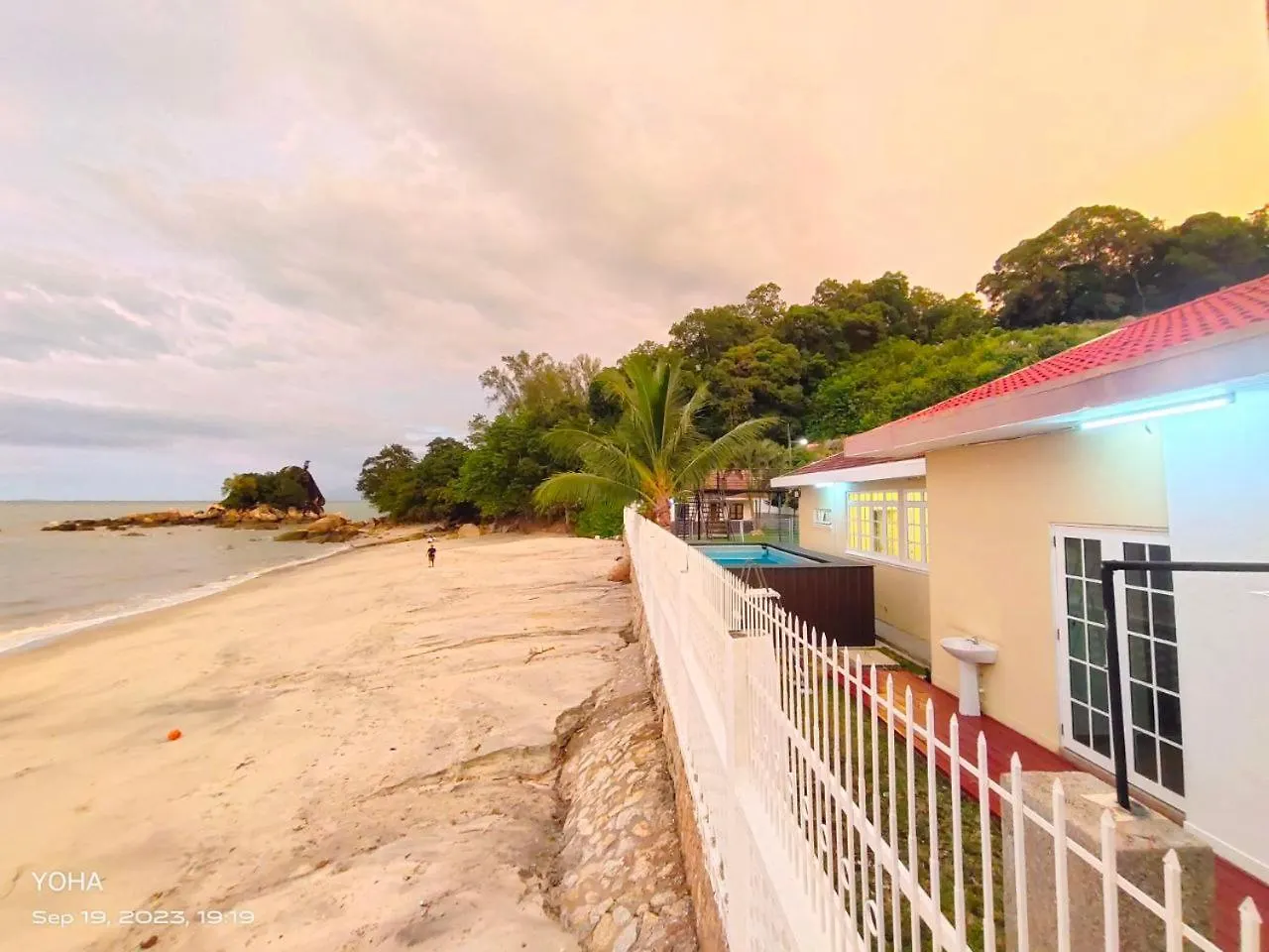 Seaview Mini Chalet By Stayco - Direct Beach Access Tandzsung Bungah Malajzia