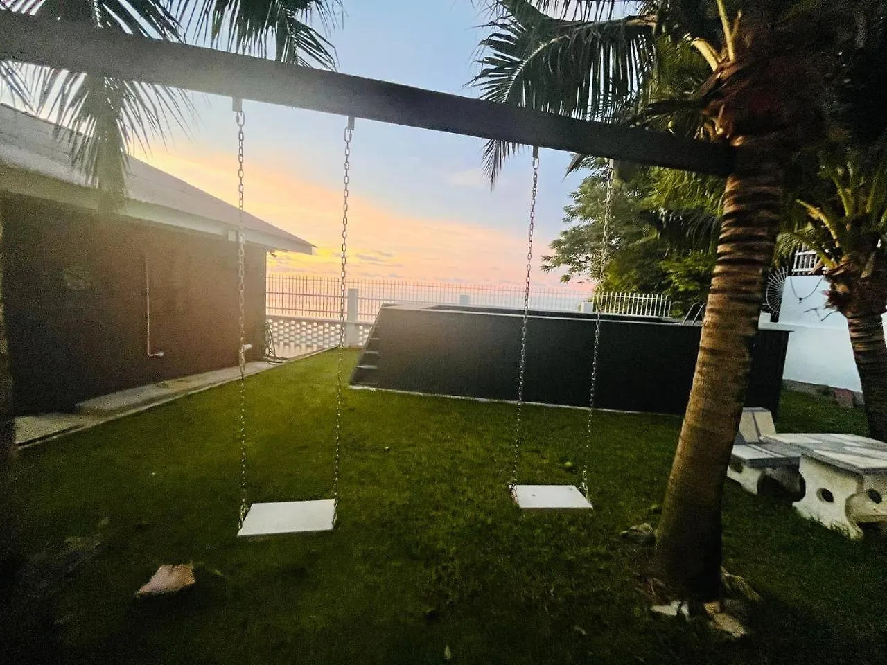 Seaview Mini Chalet By Stayco - Direct Beach Access Tandzsung Bungah 0*,  Malajzia